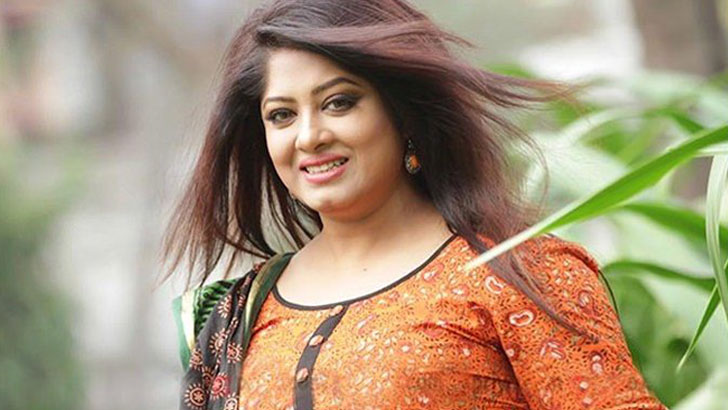 মৌসুমীর শেষ ইচ্ছা বাস্তবায়নে যে পরামর্শ দিলেন তারই সিনেমার পরিচালক
