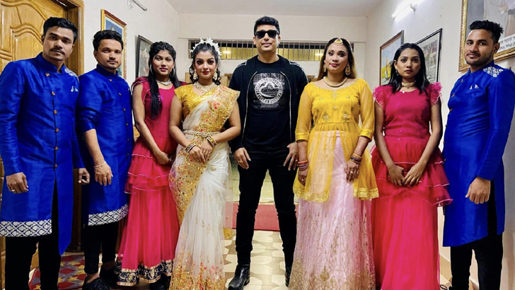 মেয়েরা আমাকে দেখলে অনেক ভালোবাসতে চায় : জায়েদ খান 