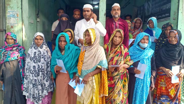 ‘মাথার চুলের চেয়েও বেশি দিন বেঁচে থাকুক প্রধানমন্ত্রী শেখ হাসিনা’