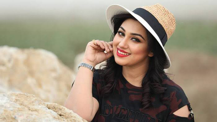 কে পছন্দের নায়ক, জানালেন অপু বিশ্বাস