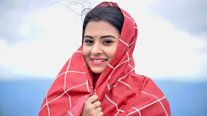 হঠাৎ শাকিব খানের প্রশংসায় যা বললেন বুবলী