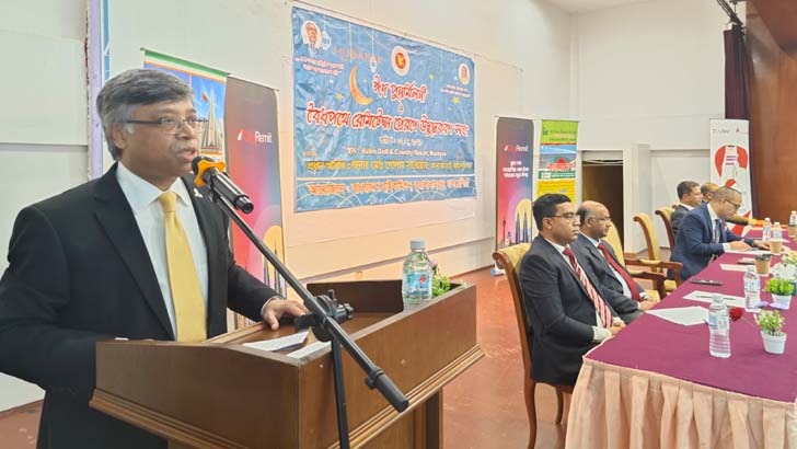 স্মার্ট বাংলাদেশ গড়তে বৈধ চ্যানেলে রেমিট্যান্স পাঠানোর আহ্বান