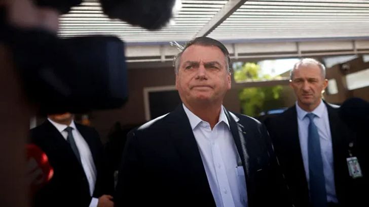 ব্রাজিলের সাবেক প্রেসিডেন্টের বাড়িতে পুলিশের তল্লাশি, সেলফোন জব্দ