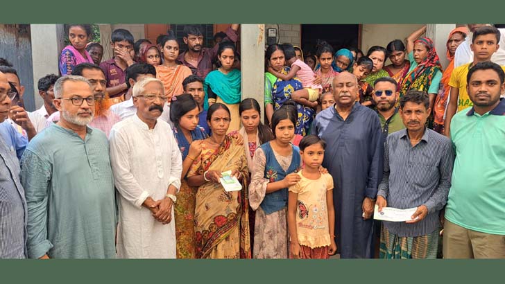 খুন হওয়া স্কুলছাত্রী মুক্তির পরিবারের সদস্যদের চাকরি দেওয়ার আশ্বাস