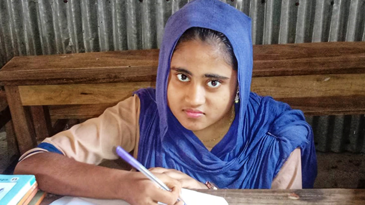 মেধা অন্বেষণ প্রতিযোগিতায় প্রথম হয়ে তাক লাগালেন প্রতিবন্ধী মরিয়ম