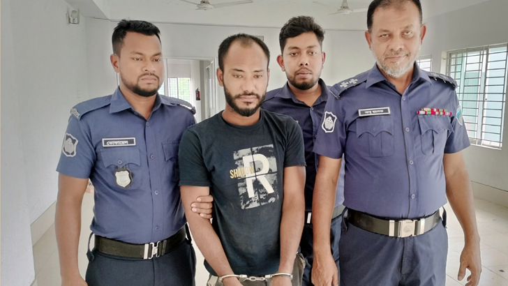 পুলিশকে ছুরিকাঘাত করা সেই মাদক ব্যবসায়ী গ্রেফতার 