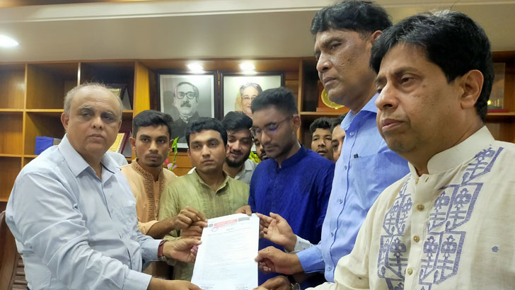 ৩৩ দফা দাবি বাস্তবায়ন চায় ইবি ছাত্রলীগ