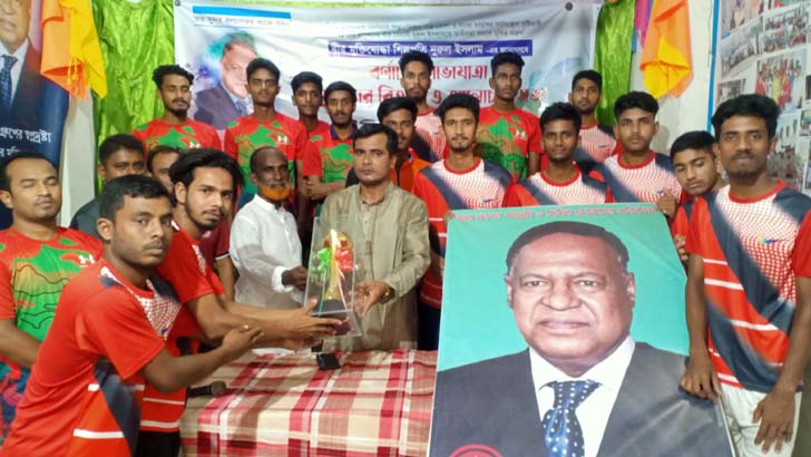 গৌরীপুরে নুরুল ইসলাম গোল্ডকাপ ফুটবল টুর্নামেন্টের ফাইনাল অনুষ্ঠিত