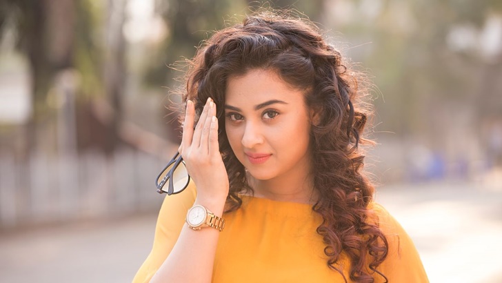 এগিয়ে শবনম বুবলী