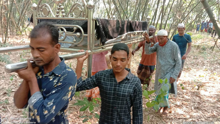 বাবার লাশ দাফন শেষে এসএসসি পরীক্ষা দিল সিয়াম