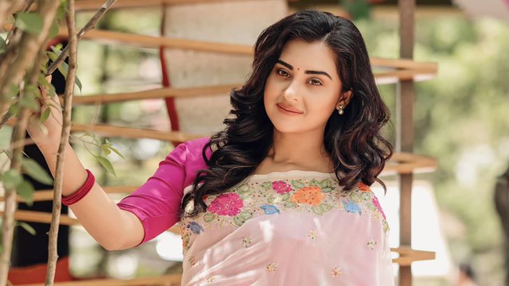 সুখ নির্ভর করে আমাদের ওপর: বুবলী