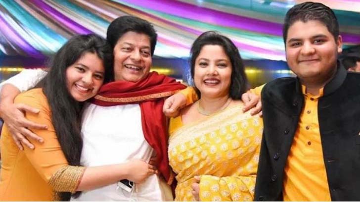 যেভাবে আকবর হোসেন থেকে নায়ক ফারুক 