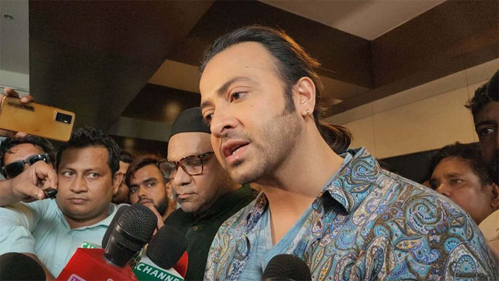 আল্লাহ তাকে শান্তিতে রাখুন বেহেশত নসিব করুন: শাকিব খান