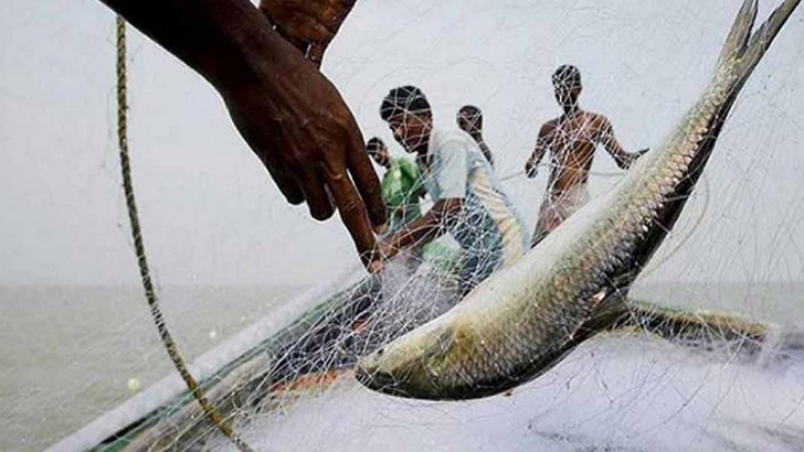 মধ্যরাত থেকে ৬৫ দিন সাগরে মাছ ধরা নিষিদ্ধ