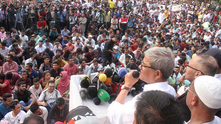 সরকারি কর্মকর্তা ও আইনশৃঙ্খলা বাহিনীর উদ্দেশে যা বললেন মির্জা ফখরুল