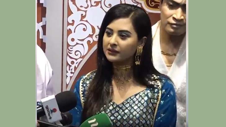 শাকিবের নাম উচ্চারণ করতে চাই না, ইচ্ছাও নেই: বুবলী
