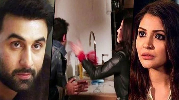 প্রকাশ্যে রণবীরের গালে একের পর এক চড় আনুশকার