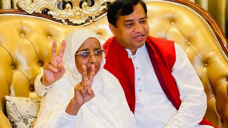 প্রধানমন্ত্রী-গাজীপুরবাসীকে বিজয় উপহার দিলেন জায়েদা খাতুন