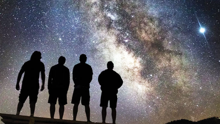 পৃথিবীর আলো দূষণে হারিয়ে যাচ্ছে মহাকাশের তারা