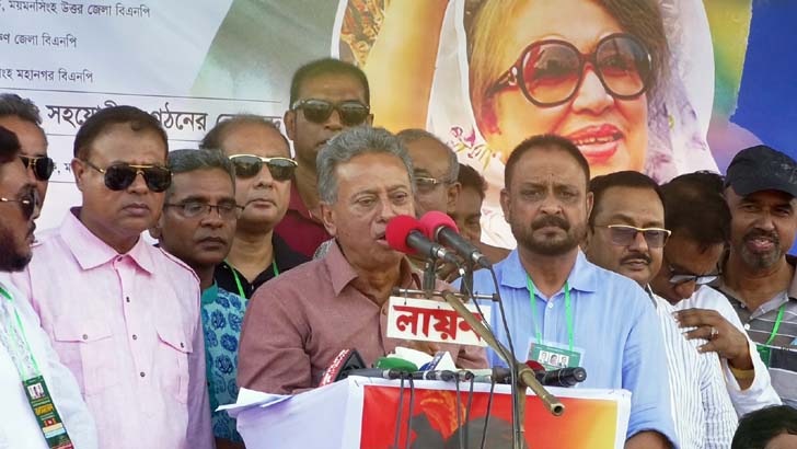 এখন আওয়ামী লীগকে কে চালায়: প্রশ্ন আমির খসরুর