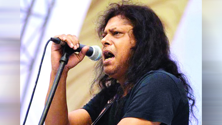 গান গাইতে আমেরিকায় জেমস