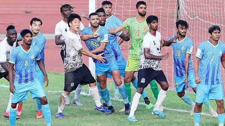 শ্বাসরুদ্ধকর ফাইনালে রহমতের গোল, ৪-৪ সমতায় আবাহনী