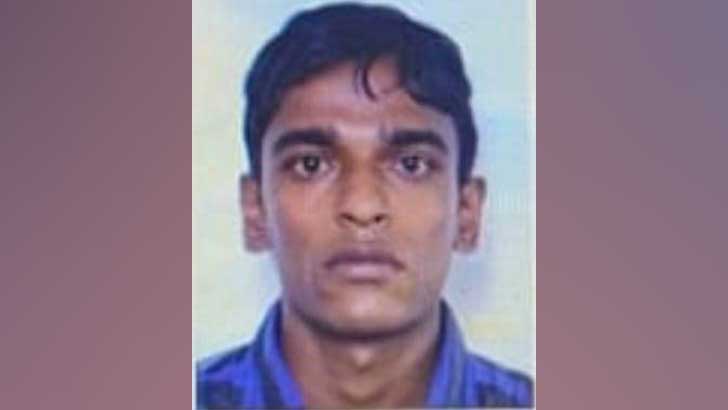 ভর্তি পরীক্ষায় প্রক্সি দিতে এসে বিসিএস কর্মকর্তা গ্রেফতার