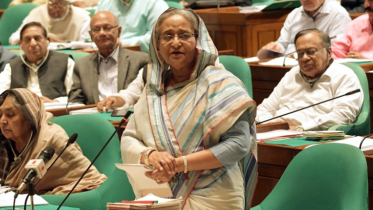 অর্থনীতিকে প্রাণবন্ত রাখতে সর্বাত্মক চেষ্টা করছি