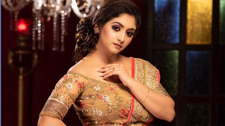 বিচ্ছেদের পর নতুন কোন সম্পর্কে জড়ালেন তিয়াসা?