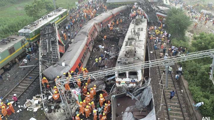 ভারতে কেন এত ট্রেন দুর্ঘটনা?