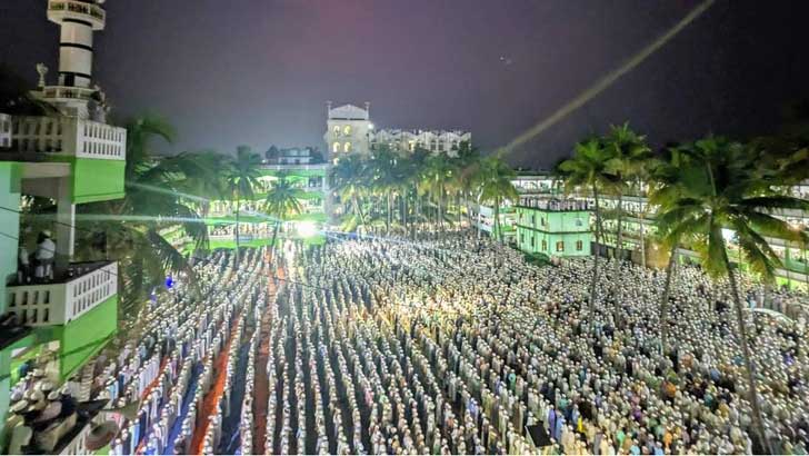 চিরনিদ্রায় শায়িত আল্লামা ইয়াহইয়া, জানাজায় মুসল্লিদের ঢল