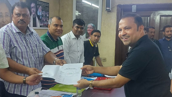 ফারুকের আসনে আওয়ামী লীগের মনোনয়ন তুললেন সিদ্দিক