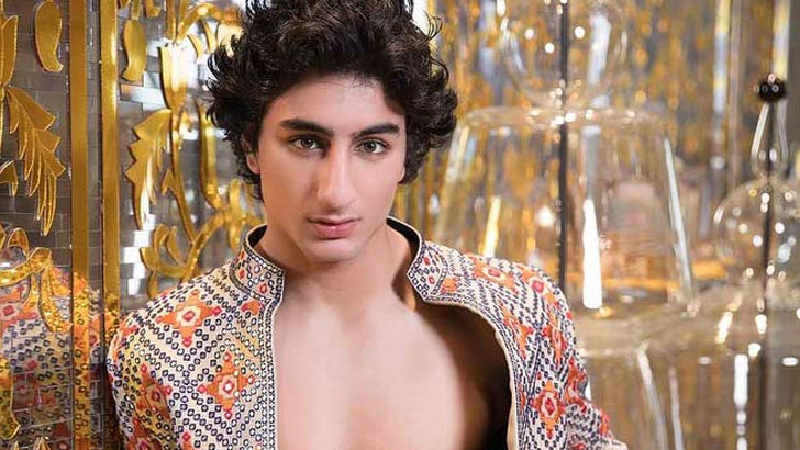 বোনের ছবি দেখতে গিয়ে মেজাজ হারালেন ইব্রাহিম