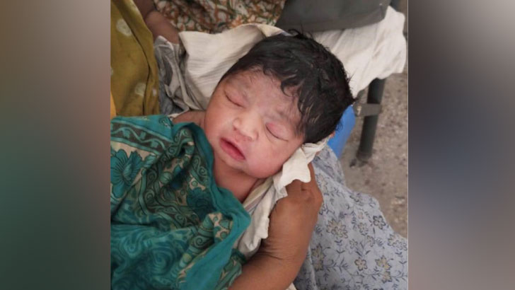 সেবিকার পোশাক পরে নবজাতক চুরি!