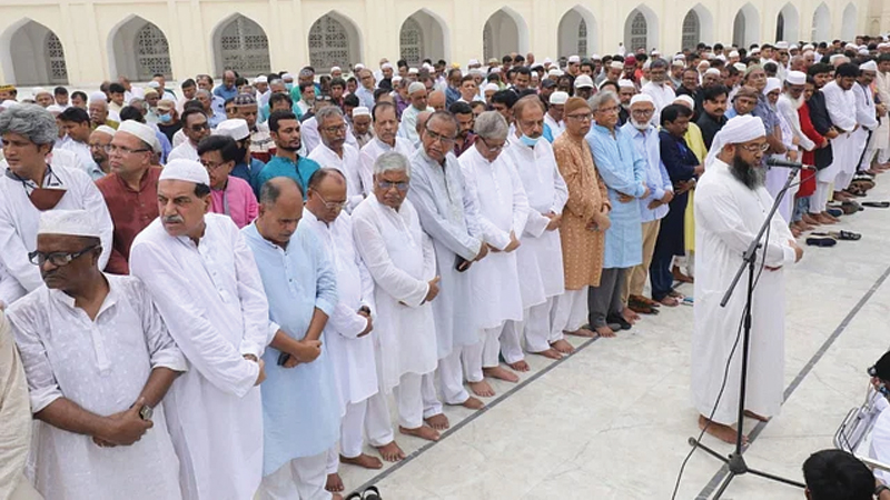 বায়তুল মোকাররমে সিরাজুল আলম খানের প্রথম জানাজা সম্পন্ন