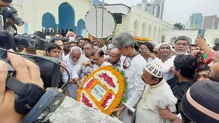 রাজনীতির ‘রহস্য পুরুষ’ সিরাজুল আলম খানকে শেষ শ্রদ্ধা