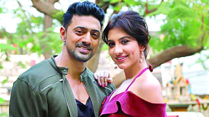 দেব জানালেন তিনি ‘বিবাহিত’!