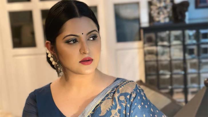 আবারও চলে গেলেন রাজ, হতাশ পরীমনি