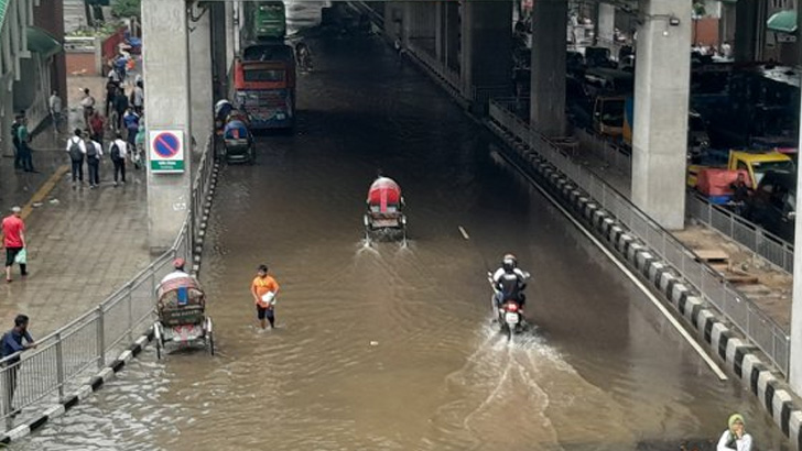 প্রবল বৃষ্টিতে মিরপুরে জলাবদ্ধতা