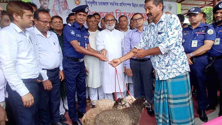 ‘অসহায় মানুষের কল্যাণে প্রধানমন্ত্রীর অবদান কল্পনাতীত’