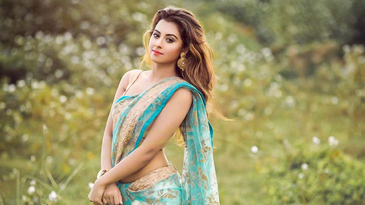 কুরবানির গরুর যে নাম রাখলেন বুবলী