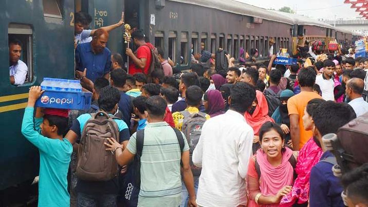 নাড়ির টানে বাড়ি ফেরা, ঈদ আনন্দযাত্রায় পথে পথে ভোগান্তি