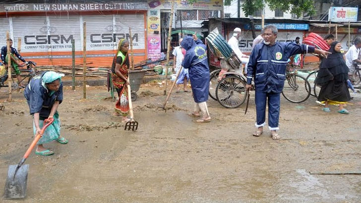 ২৪ ঘণ্টার মধ্যে ঢাকার কুরবানির বর্জ্য সরাতে ১৯ হাজার কর্মী