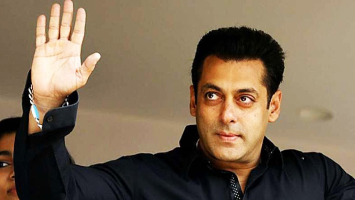 নিজের ‘লাকি ব্রেসলেট’ আমিরকে দিয়ে দিলেন সালমান!
