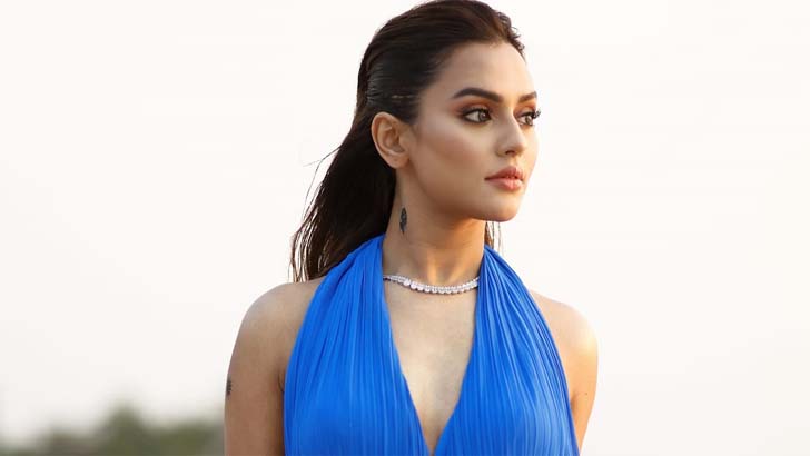 'আইটেম গার্ল’ তকমায় আপত্তি নুসরাত ফারিয়ার