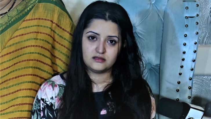 চিন্তিত পরীমনি 
