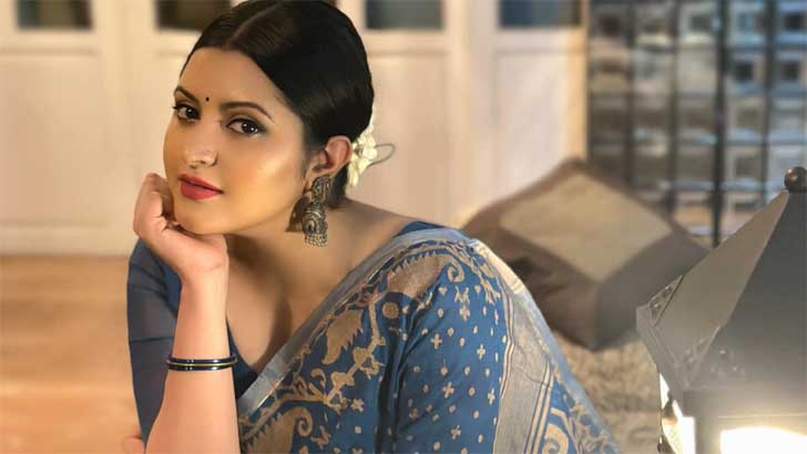 এবার স্ট্যাটাসে যে সুখবর দিলেন পরীমনি