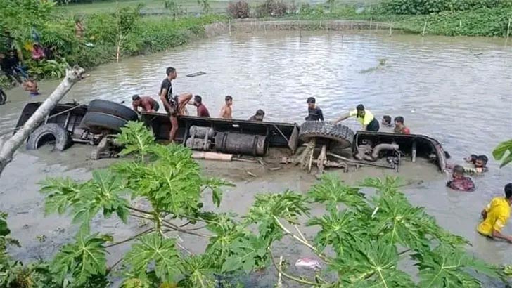 ঝালকাঠিতে ঝরল ১৭ প্রাণ
