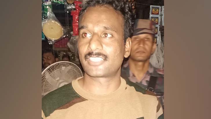 পরকীয়া করতে গিয়ে ধাওয়া খেয়ে বাংলাদেশে অনুপ্রবেশ!