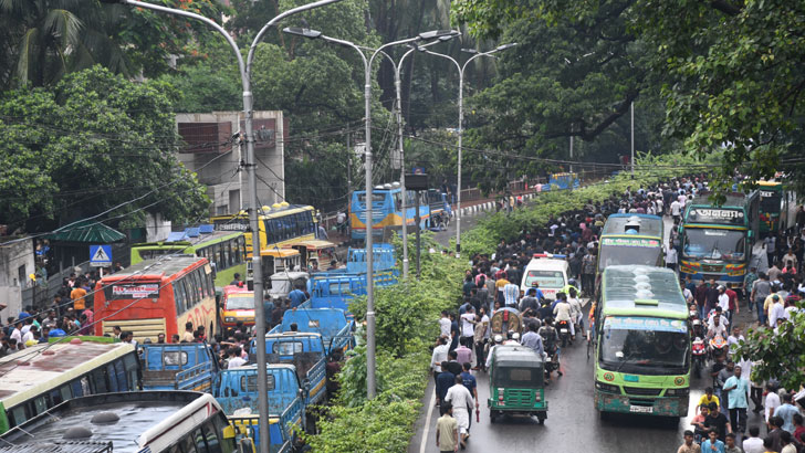 পালটাপালটি সমাবেশে জনভোগান্তি চরমে